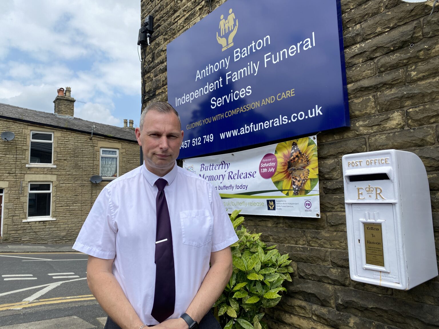 Local funeral director offers free bereavement support to grieving