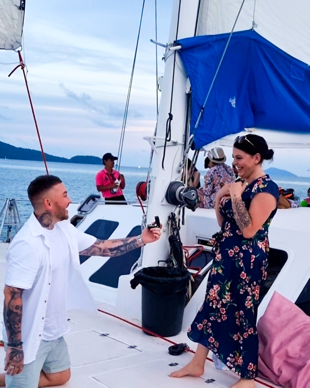 Connor proposes to Lauren on yacht
