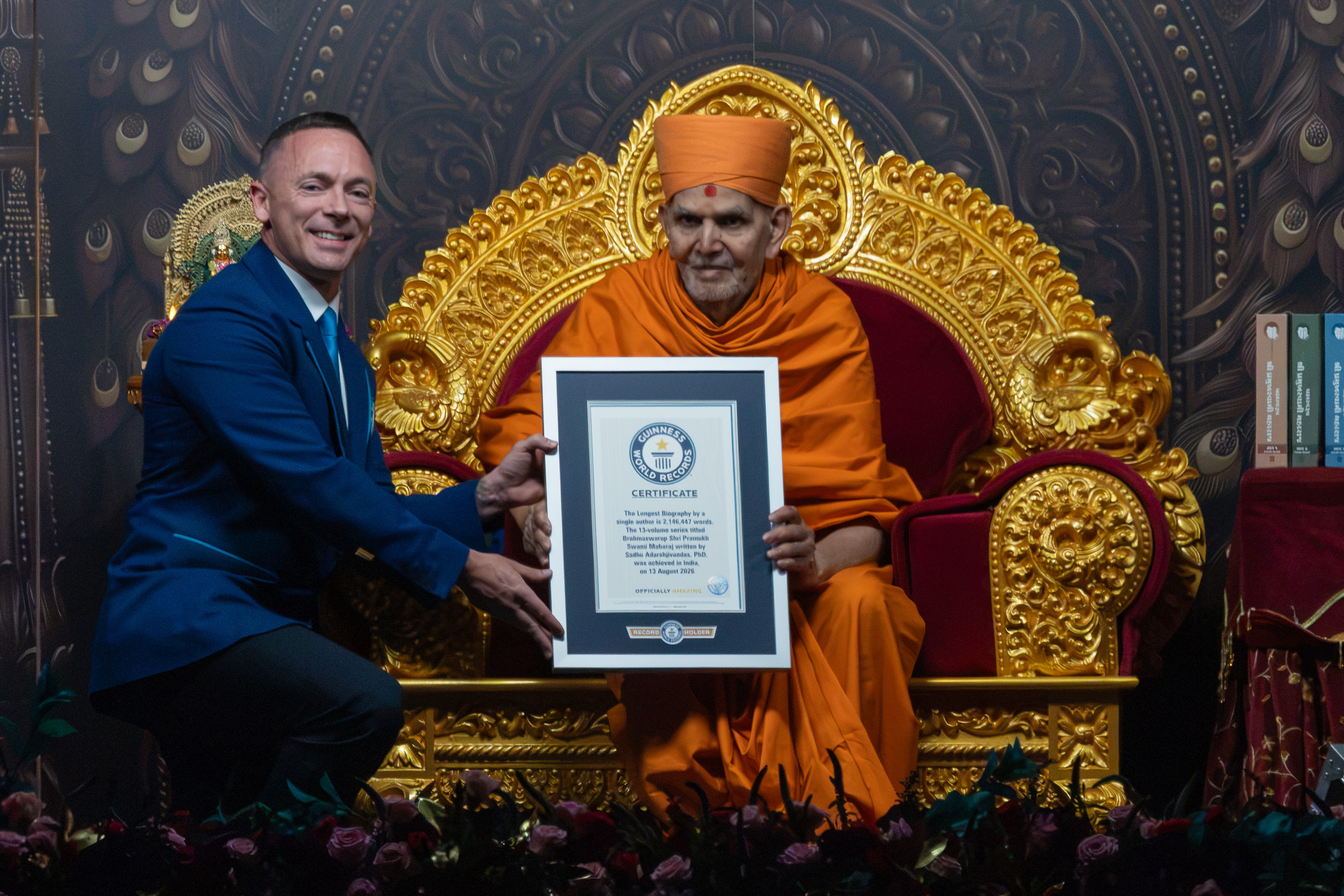 Guinness World Record Representive Carl Saville presenting the new Guinness World Record to His Holiness Mahant Swami Maharaj